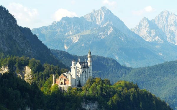 Linderhof Palace and Neuschwanstein Castle VIP Tour