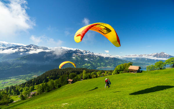 Interlaken: Tandem Paragliding Flight with Pilot "The Big Blue"