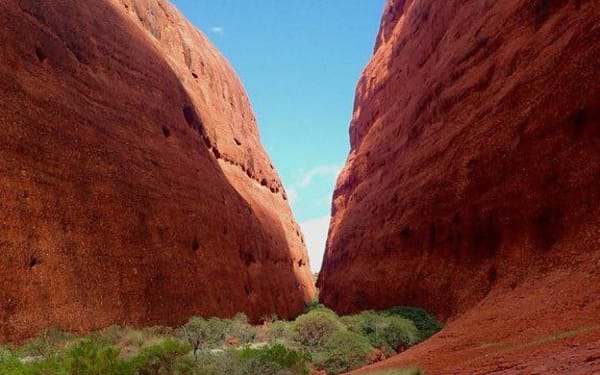 Walk between the Kata Tjuta Domes Tour