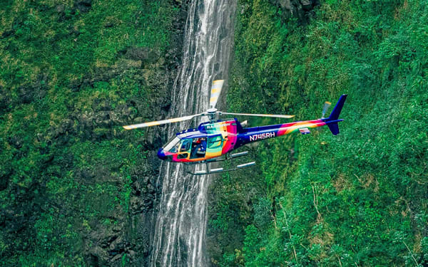 Oahu's Royal Crown 60 Minutes Helicopter Doors On/Doors Off Tour