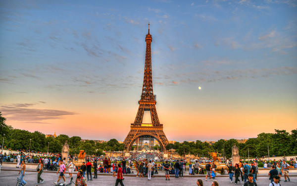 Eiffel Tower Tour with Optional Seine River Sightseeing Cruise