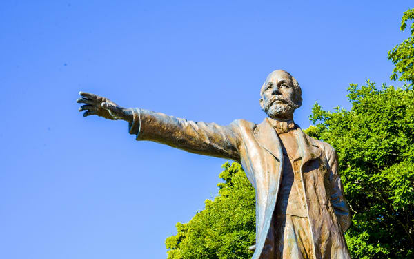 Sapporo Half-day Bus Tour and TV Tower Ticket (Multilingual Audio)