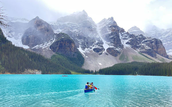 Day Trip to Lake Louise and Moraine Lake