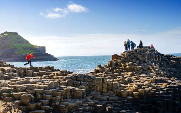 Giant's Causeway, Dunluce Castle & Dark Hedges Tour from Belfast