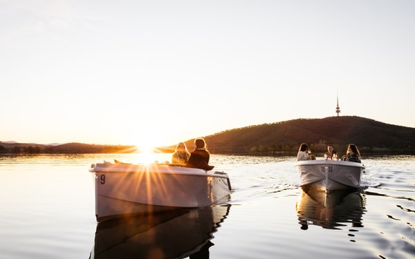 Electric Picnic Boat Rental in Canberra
