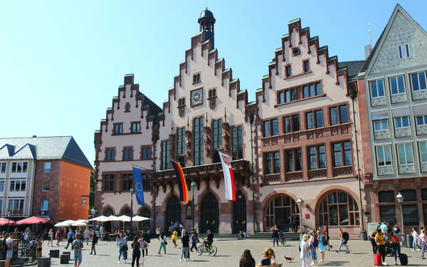Discover Frankfurt's Best: Guided Walking Tour