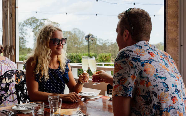 Luxury Winery Day Tour, with Lunch from Brisbane or Gold Coast