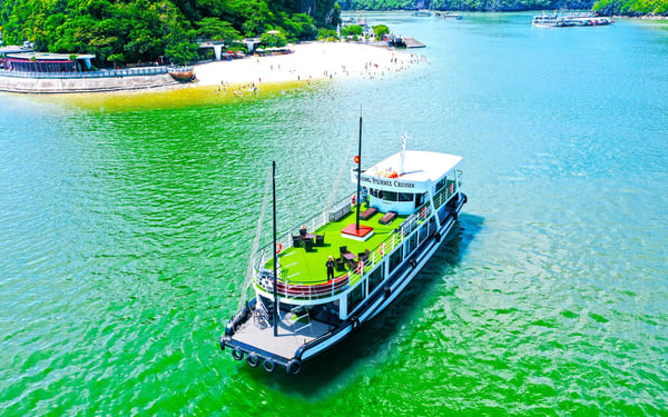 Phoenix Day Cruise: Ha Long Bay, Sung Sot, Ti Top