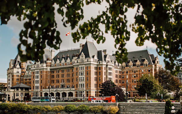 Vancouver Victoria Butchart Gardens Full-Day Tour with Tickets