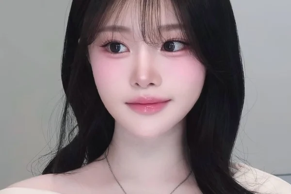 Seoul Hair Styling & Make-Up Experience by Rolling Jay