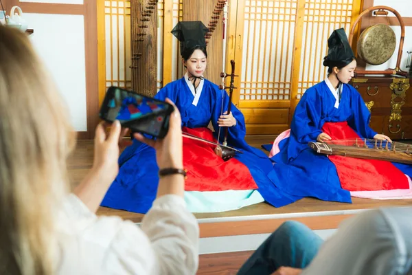 Jinyeon: Korean Traditional Music Performance with Modern vibes