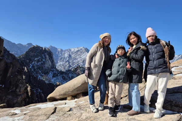 Seoraksan Mountain and East Sea tour in Sokcho