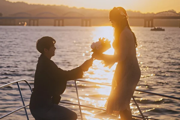 Seoul Han River Yacht Rental - Birthday Party & Proposal Experience