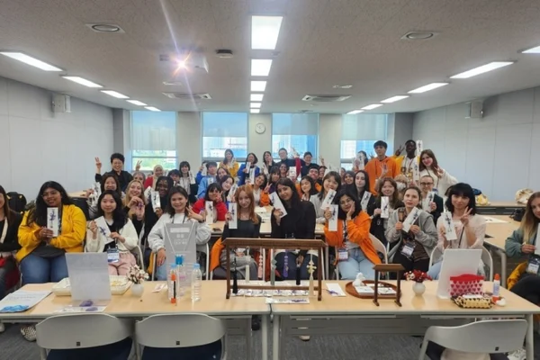 Korean Norigae Knot Keychain Making Workshop in Seoul Forest