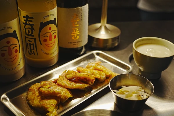 Seoul: Korean Craft Makgeolli Brewery Tour & Tasting Experience