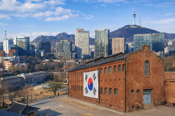 Seodaemun Prison & Dongdaemun Market One-Day City Highlights Tour