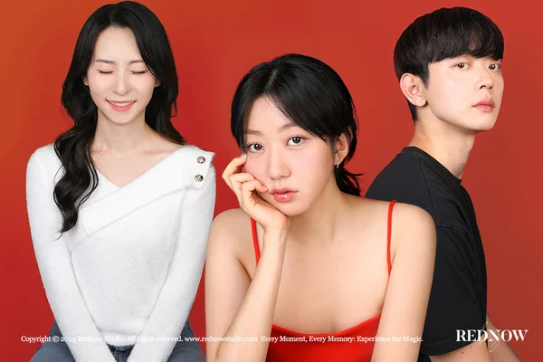 Myeongdong Rednow Studio: Portraits, Couples&Family Photo experience