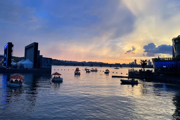 Seoul Han River Tubester Rental- Boat & Picnic Package
