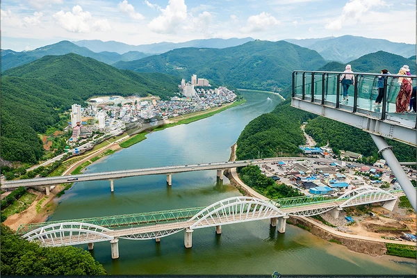 From Sky to Scholars & Kings: Danyang, Andong & Gyeongju Tour