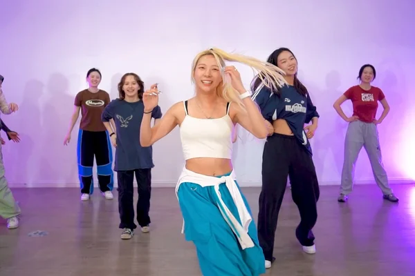 K-pop Dance One-Day Class with a Professional in Hongdae