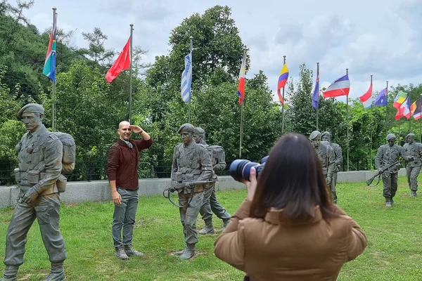 DMZ Tour from Seoul: 3rd Tunnel, North Korea View & UNESCO Valley