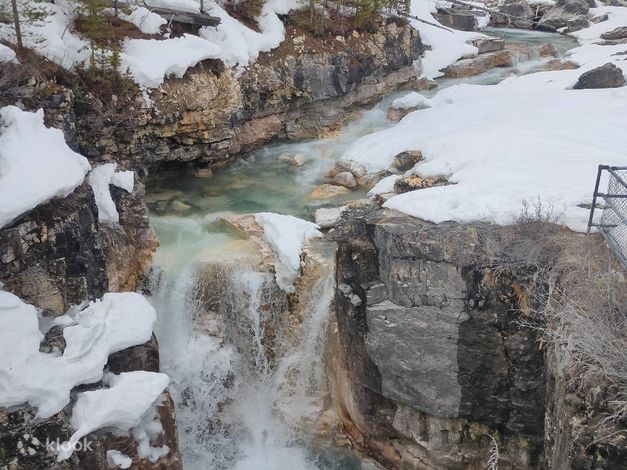 Winter Tour Banff Town, Lake Louise and Marble Canyon Icewalk - Klook ...