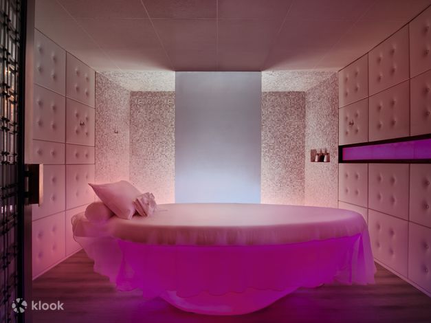 AWAY Spa treatment room