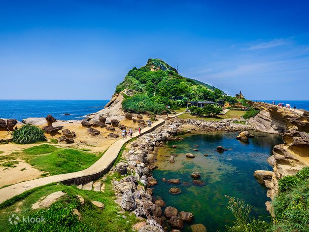 Keelung Shore Excursion: Yehliu, Jiufen, Houtong Private Tour - Klook
