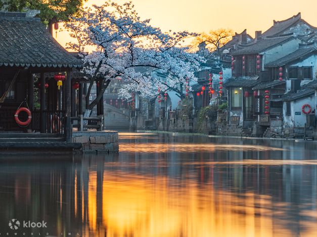 【杭州往返】乌镇一日游：乌镇东栅/西塘古镇+西栅夜游（江南水乡古镇，多条线路可选） - Klook客路