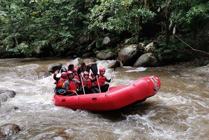 White Water Rafting Adventure in Kuala Kubu Bharu - Klook Singapore