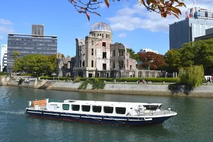 Hiroshima and Miyajima Day Tour dari Hiroshima