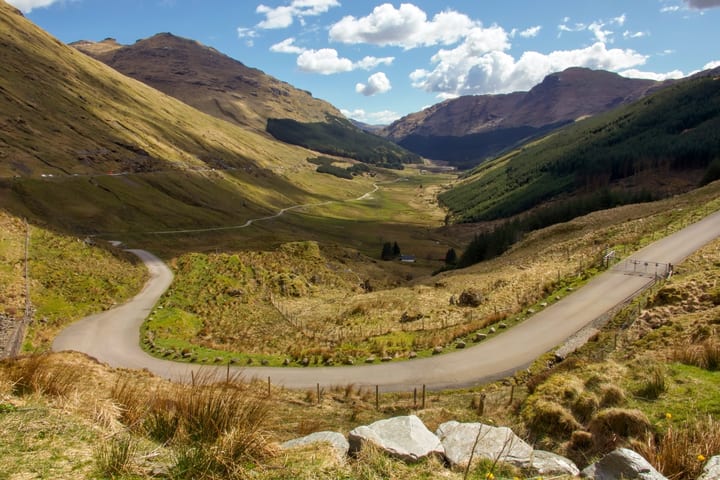 West Highland Lochs, Mountains & Castles Day Tour dari Edinburgh