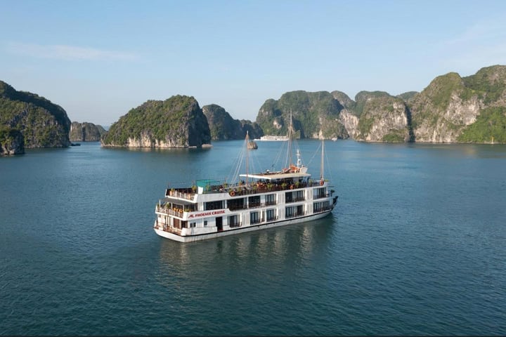 凤凰号2天1夜游船：下龙湾之旅（含惊喜洞和英雄岛）