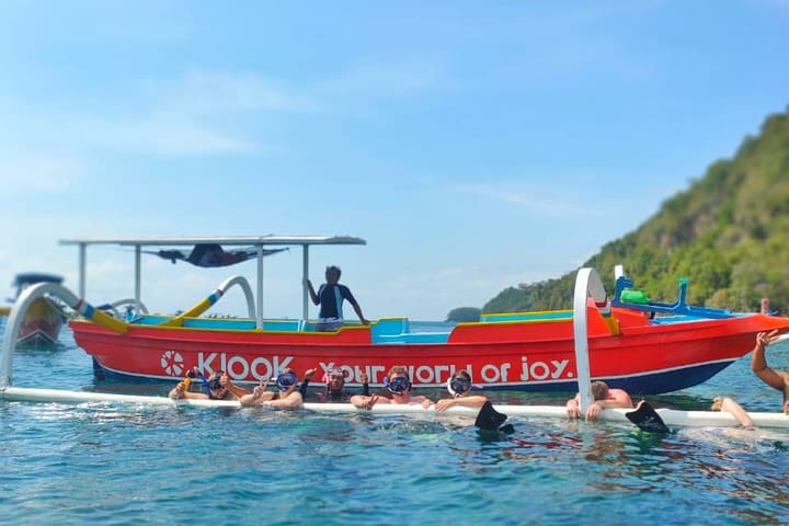 Blue Lagoon Beach Snorkeling di Bali Timur