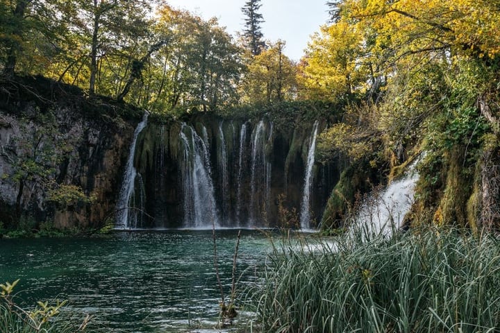 Trip Mandiri Taman Nasional Danau Plitvice dengan Naik Perahu