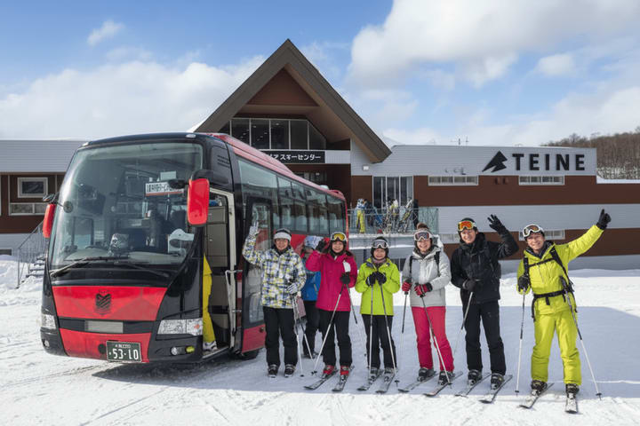 Hokkaido | Lapangan Ski Sapporo Teine Tur Ski Snowboard/Ski Ganda All-Inclusive Sehari Penuh | Berangkat dari Sapporo | Termasuk Pakaian Ski Arc'teryx Standar