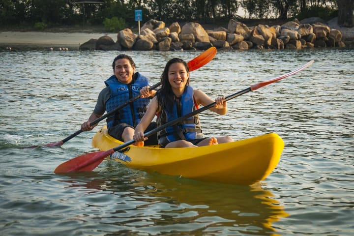 Kayak, Stand Up Paddleboard, Banana Boat dan Donut di Ola Beach Club