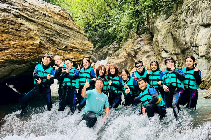 Yilan: Nanao Jinyue Waterfall Canyoning and Cliff Jumping Experience