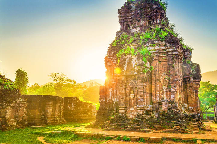Amazing My Son Sanctuary Deluxe Tour