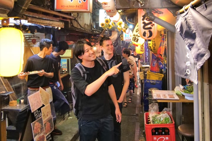 Tokyo Bar Hopping in Shinjuku: Free-flow, Full Dinner, Golden Gai