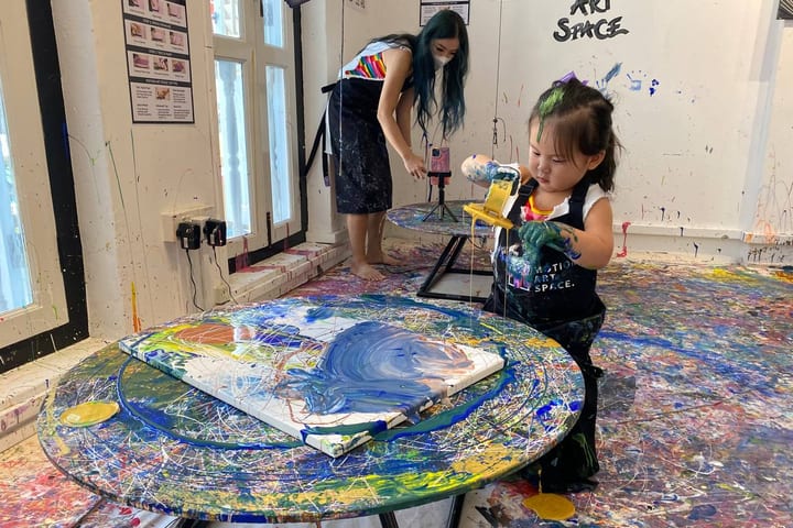Art Jamming dengan Hukum Grafitasi Newton oleh Motion Art Space