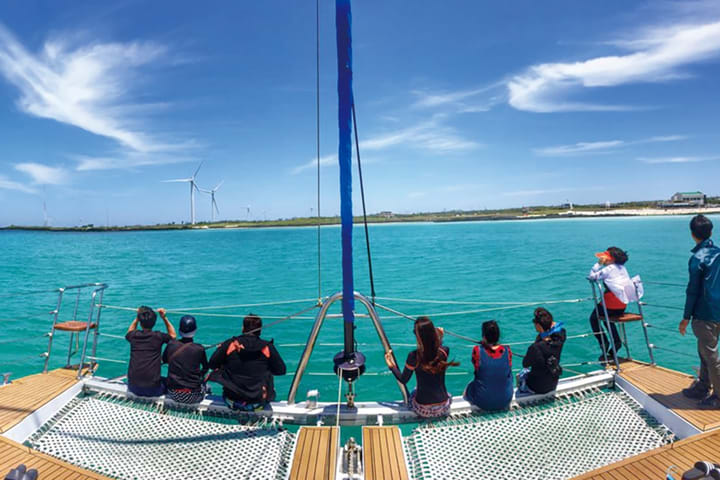 Gimnyeong Yacht Cruise Tour di Jeju