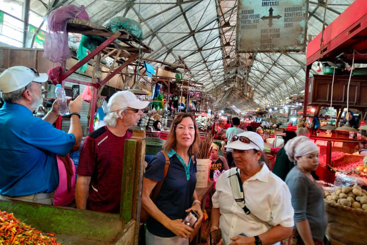 Surabaya Old City & Submarine Monument Private Half-Day Tour