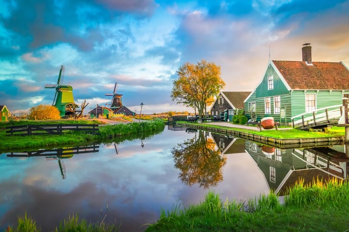 Volendam, Marken, Edam & Zaanse Schans Windmills tour from Amsterdam