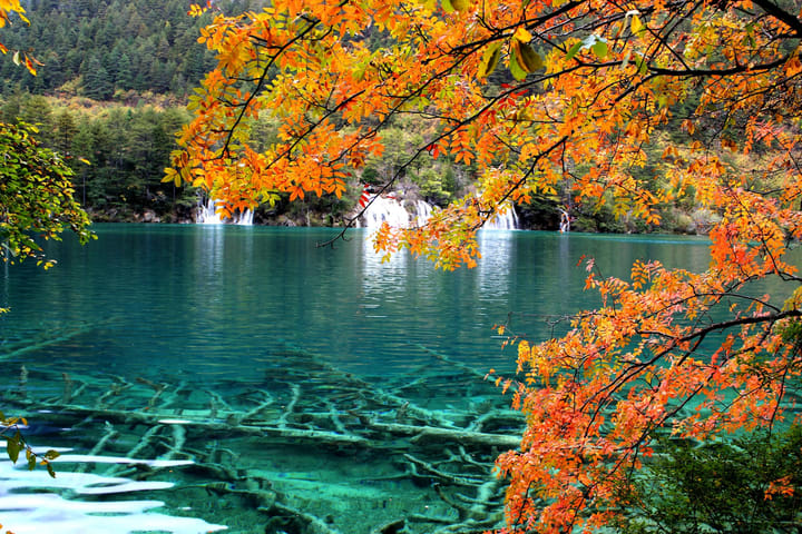 2-Day Private Local Tour of Jiuzhaigou and Huanglong in Sichuan
