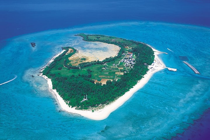 Minna Island Sea Bathing dengan Aktivitas Laut dari Toguchi Port