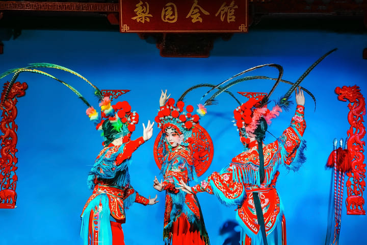 Tickets for Liyuan Guildhall Theater in Chengdu, Sichuan (Sichuan Opera Face Changing + Fire Breathing + Tea Art Performance + Opera Dance + Gaiwan Tea)