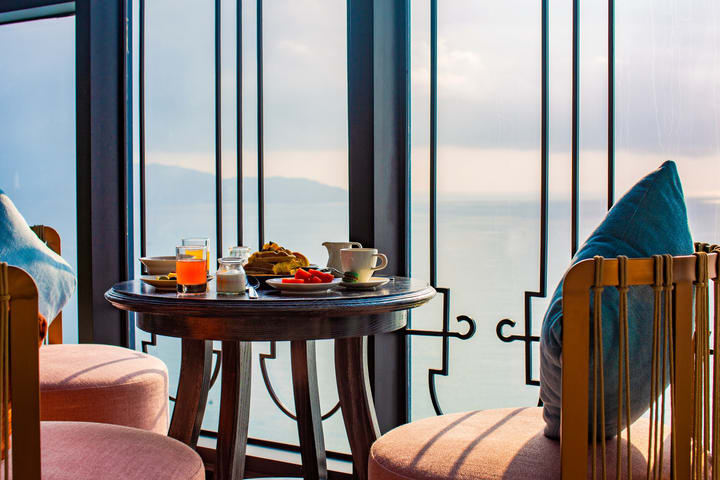Afternoon Tea di Penisula Hotel Da Nang
