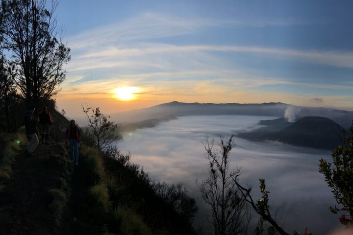 Tur Gunung Bromo dan Air Terjun Madakaripura dari Surabaya atau Malang