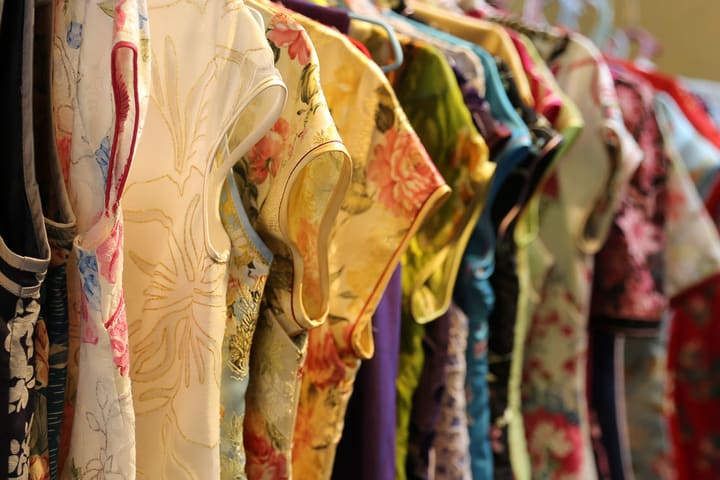 Taipei: Dadaocheng Traditional Cheongsam Rental and Dressing Experience